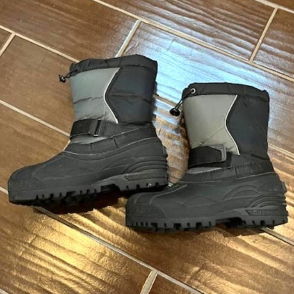 Boys Snow Boots in 7